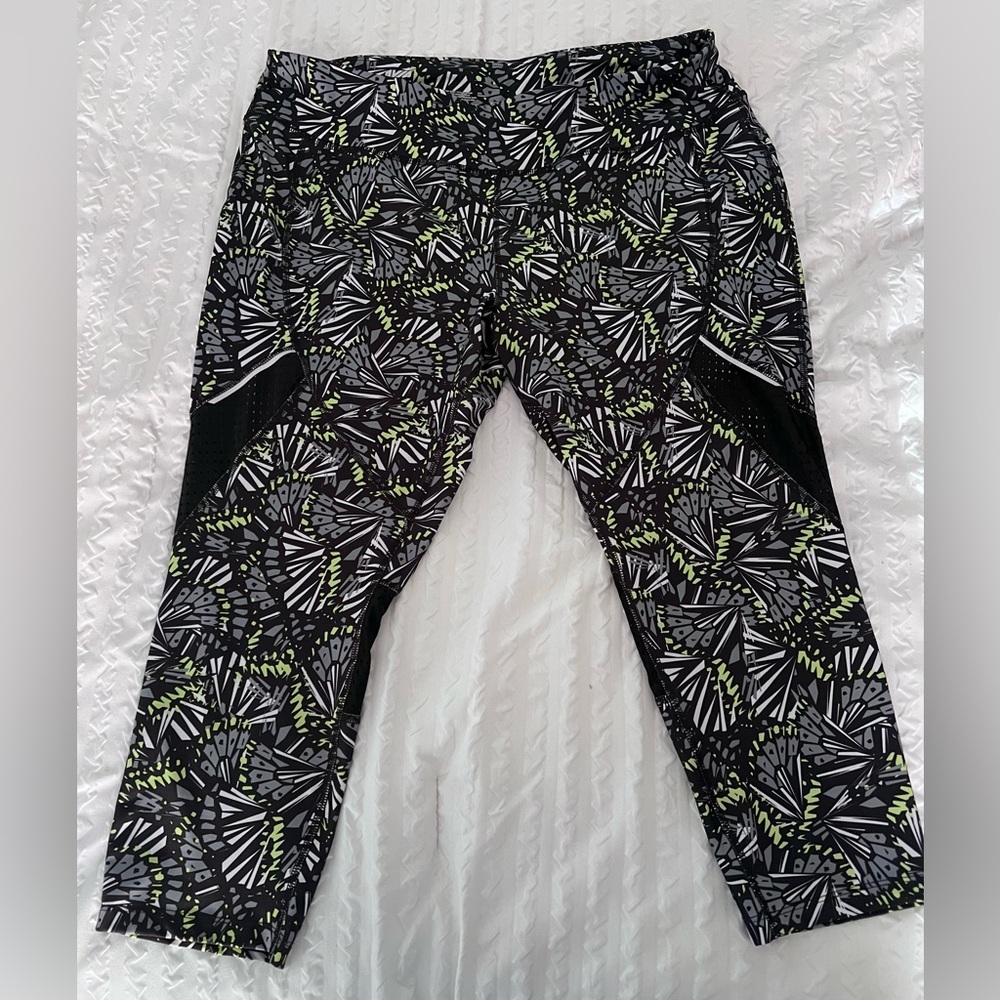 Avia athletic leggings 1x 16/18 Black, white and neon green